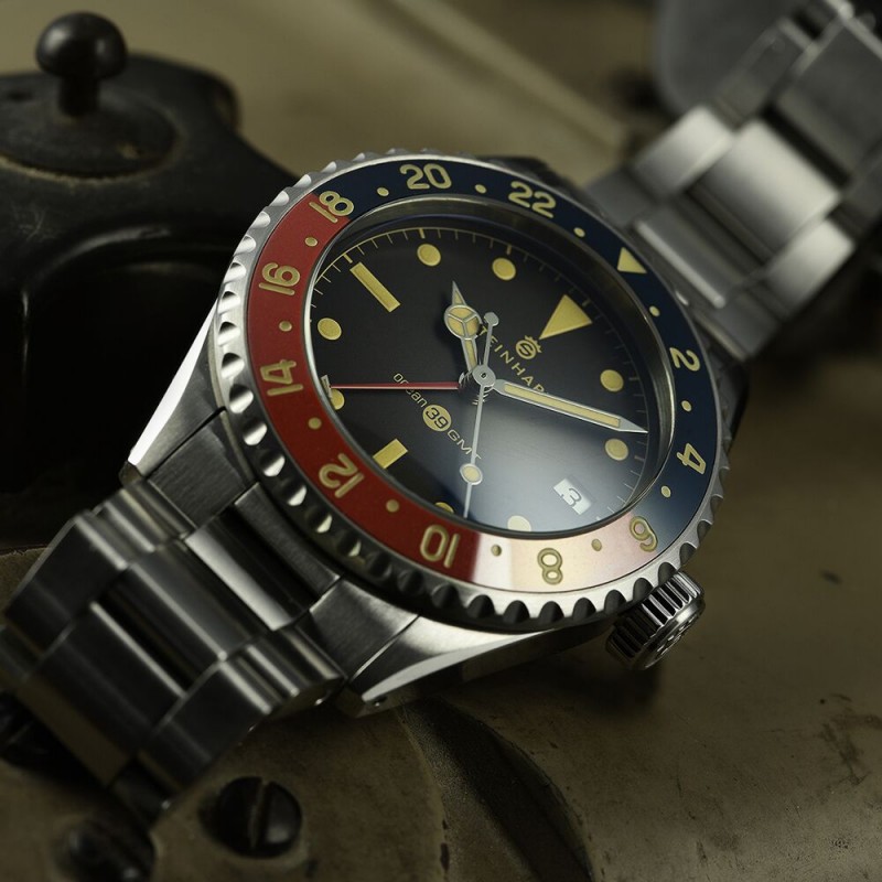 日本未上陸】STEINHART OCEAN 44 automatic Keramik (Steinhart